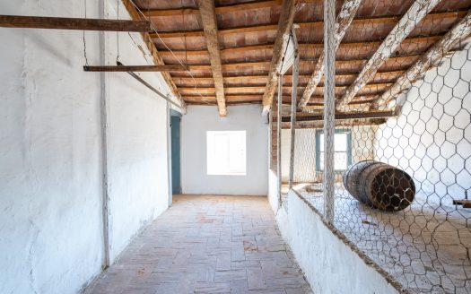 Complete renovation needed (286)