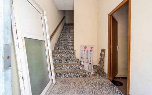 Complete renovation needed (286)