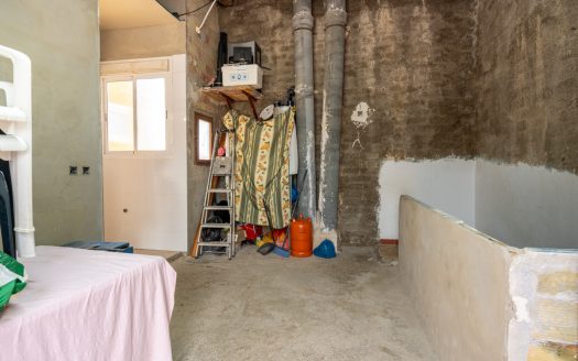 House with great potential (291)