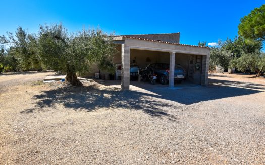 Country house with electricity and water (282)
