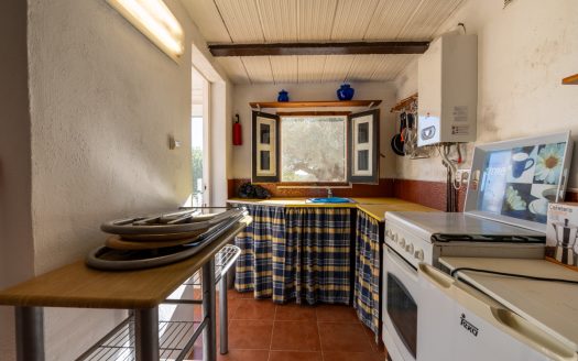 A villa and country house for sale in Campredó (301)
