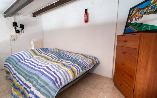 A villa and country house for sale in Campredó (301)