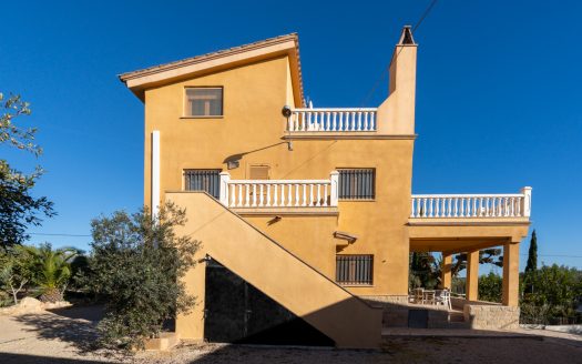 Spacious olive estate with two large homes (302)