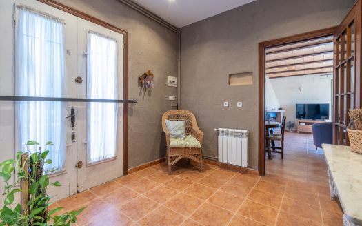 Spacious olive estate with two large homes (302)
