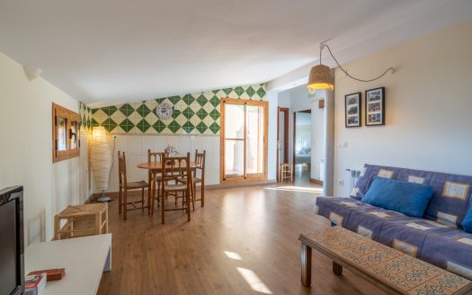 Spacious olive estate with two large homes (302)