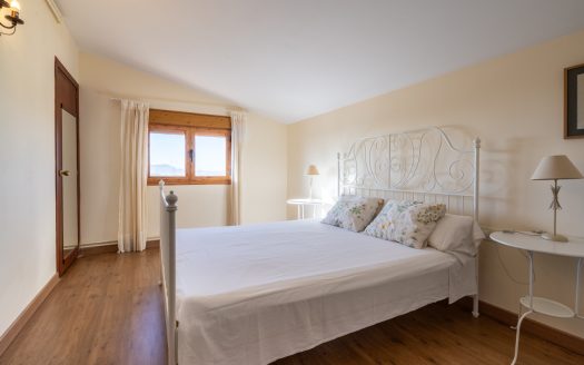 Spacious olive estate with two large homes (302)