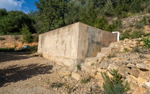 Finca amb vistes i aigua de pou (307)