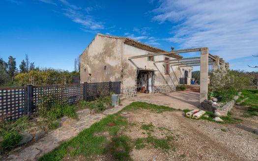 Farmhouse near the Ebro River (318)