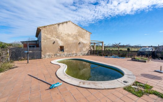 Farmhouse near the Ebro River (318)