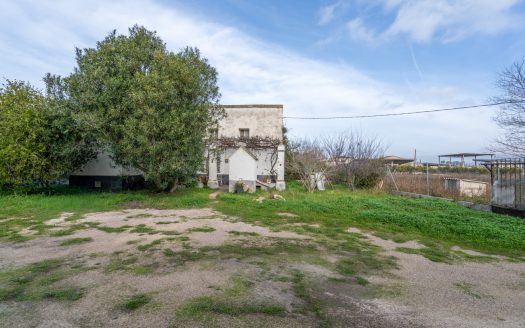For those who want to be close to the river (321)