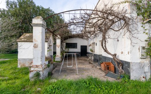 For those who want to be close to the river (321)