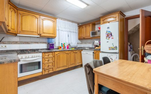 For those who want to be close to the river (321)
