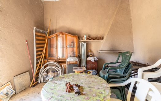 Flat olive grove property with beautiful views (340)