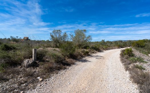 Secluded plot surrounded by nature (344)
