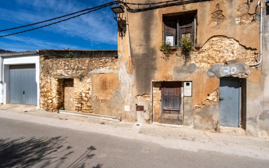 Two adjoining houses to be fully renovated (345)