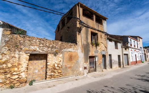 Two adjoining houses to be fully renovated (345)