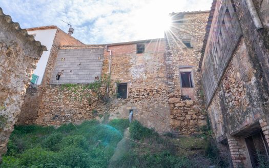Two adjoining houses to be fully renovated (345)