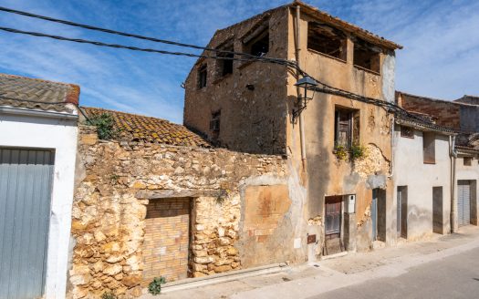 Two adjoining houses to be fully renovated (345)