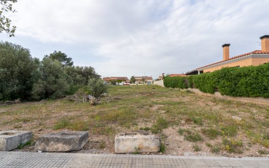 Finca urbana en una urbanització (346)