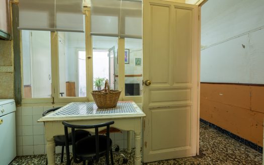 House for renovation with great potential (350)