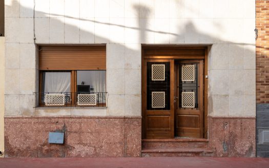 House for renovation with great potential (350)