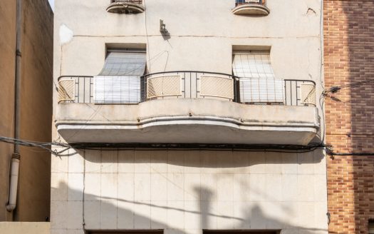 House for renovation with great potential (350)