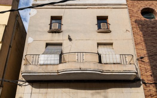 House for renovation with great potential (350)