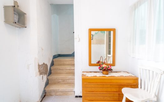 Casa de poble per a reformar a La Senia (354)