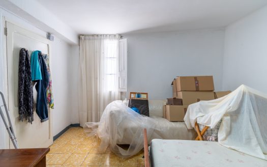 Casa de poble per a reformar a La Senia (354)