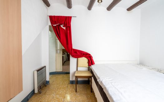 Casa de poble per a reformar a La Senia (354)