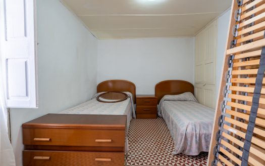 Casa de poble per a reformar a La Senia (354)