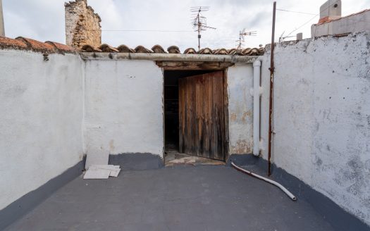 Casa de poble per a reformar a La Senia (354)