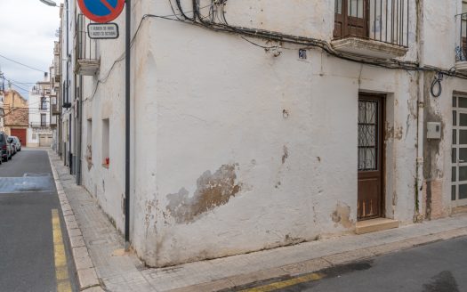 Casa de poble per a reformar a La Senia (354)