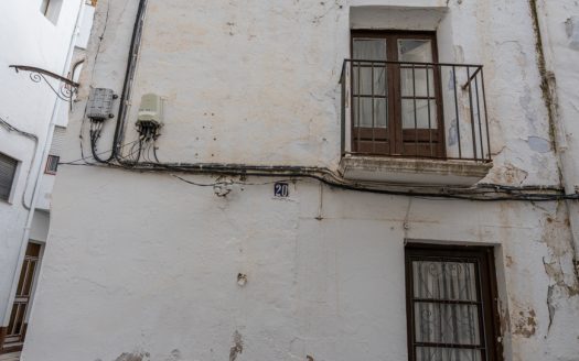 Casa de poble per a reformar a La Senia (354)