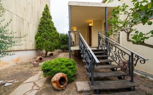 Your home with a garden in the heart of Amposta (374)