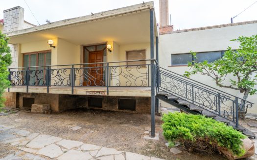 Your home with a garden in the heart of Amposta (374)
