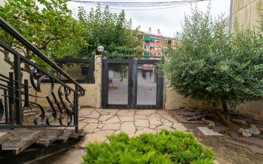 Your home with a garden in the heart of Amposta (374)