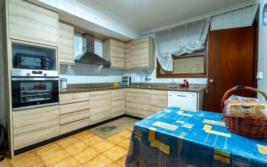 Your home with a garden in the heart of Amposta (374)