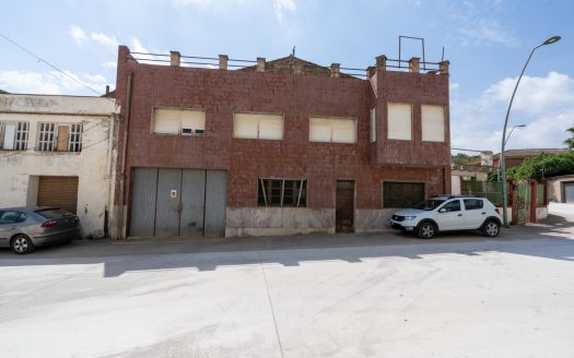 Prime location offering endless potential (376)