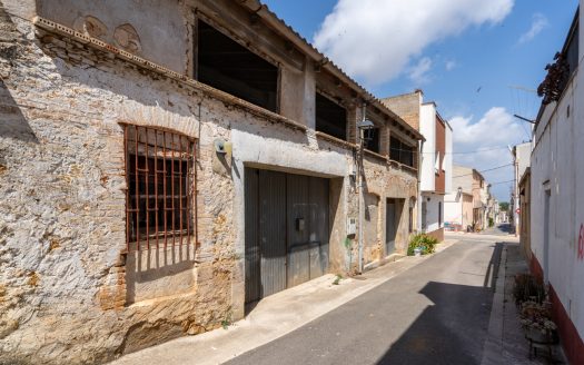 Large warehouse for sale (375)