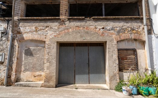 Large warehouse for sale (375)