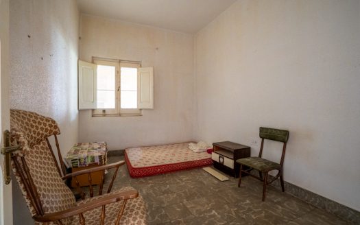 Prime location offering endless potential (376)