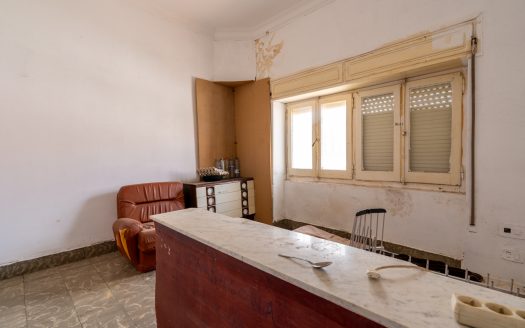 Prime location offering endless potential (376)