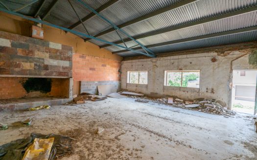 Prime location offering endless potential (376)