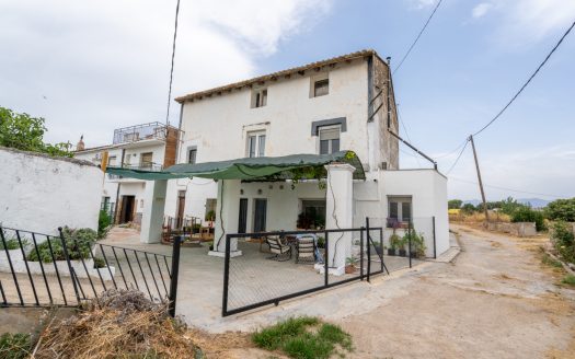 Large semi-detached farmhouse near Tortosa (378)
