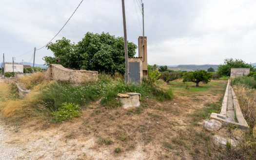 Large semi-detached farmhouse near Tortosa (378)