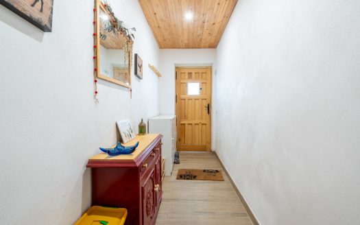 Large semi-detached farmhouse near Tortosa (378)