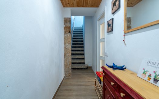 Large semi-detached farmhouse near Tortosa (378)