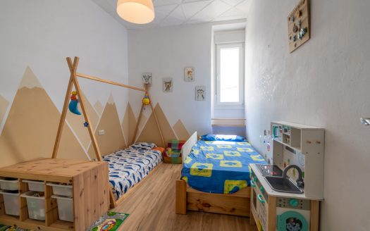 Large semi-detached farmhouse near Tortosa (378)