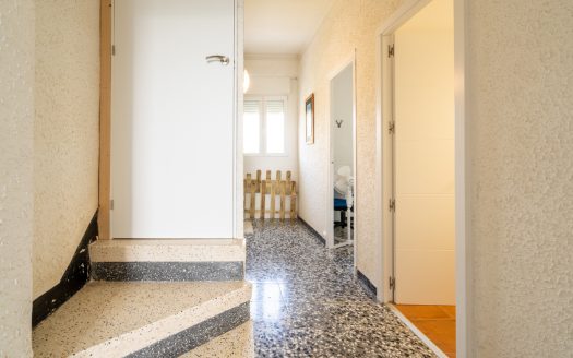 Large semi-detached farmhouse near Tortosa (378)
